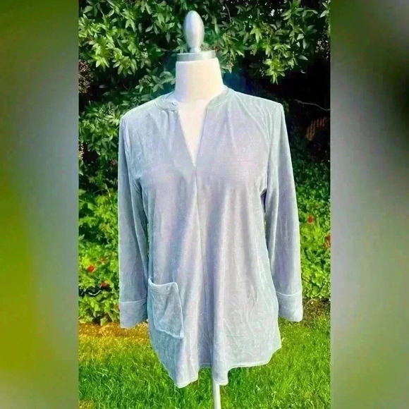 Soft Surroundings long sleeve velvet Velour women’s shirt - Picture 6 of 9